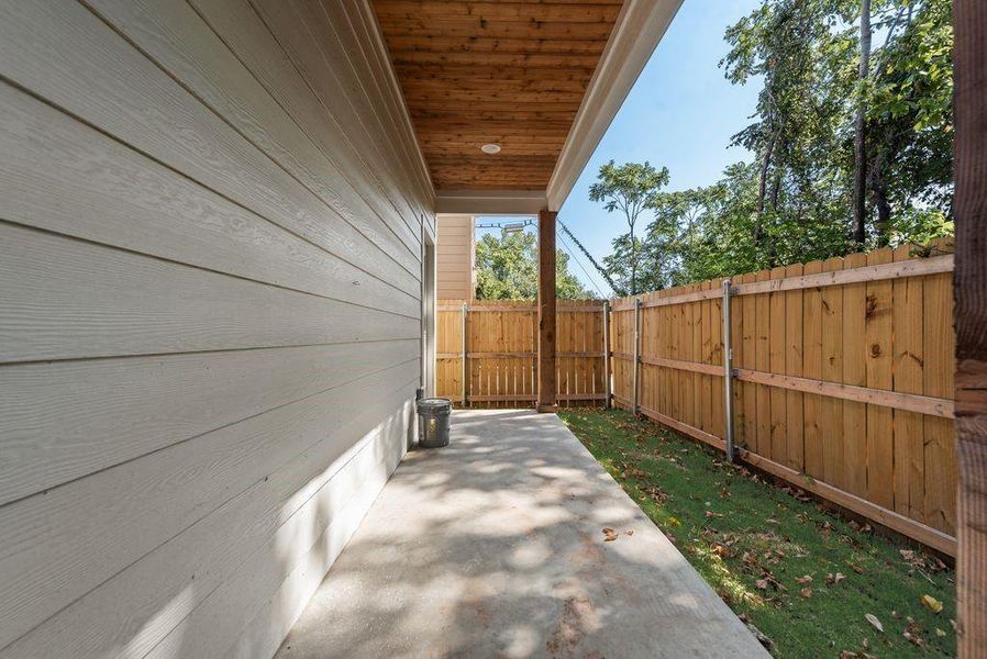 Exterior details and patio area of a home in , Dallas (Image 3).