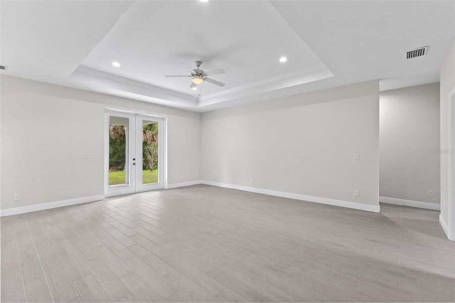 Spacious, unfurnished interior of a new home in , North Port (Image 20).