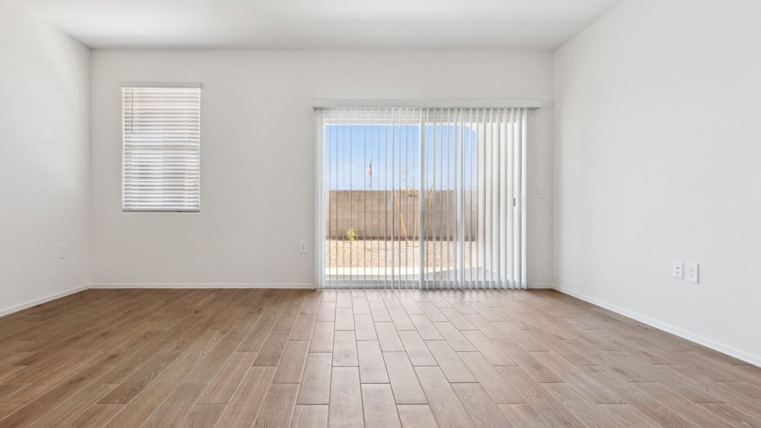 Spacious, unfurnished interior of a new home in Rio Rancho Estates, Wittmann (Image 21).