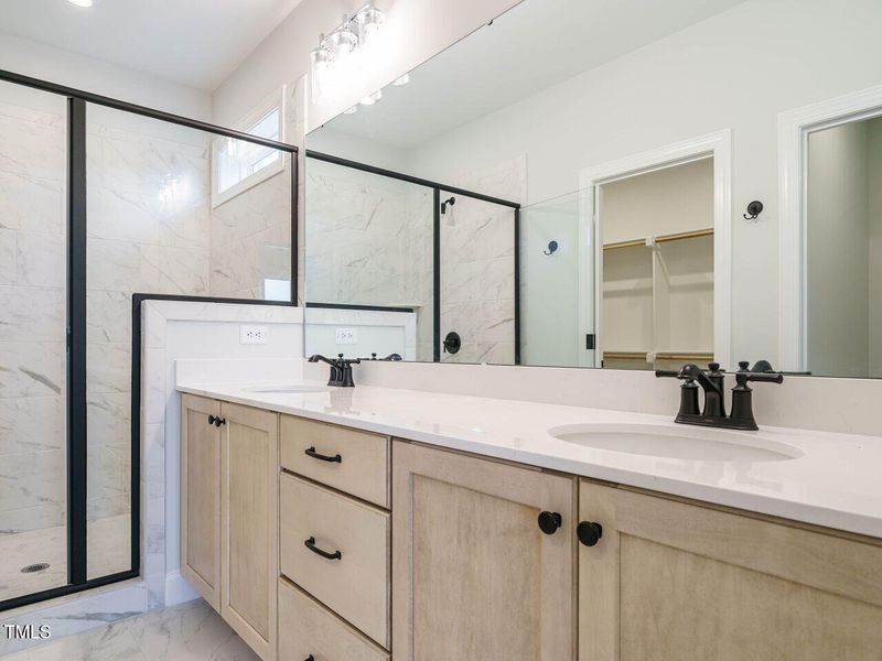 023-1280x960-bathroom