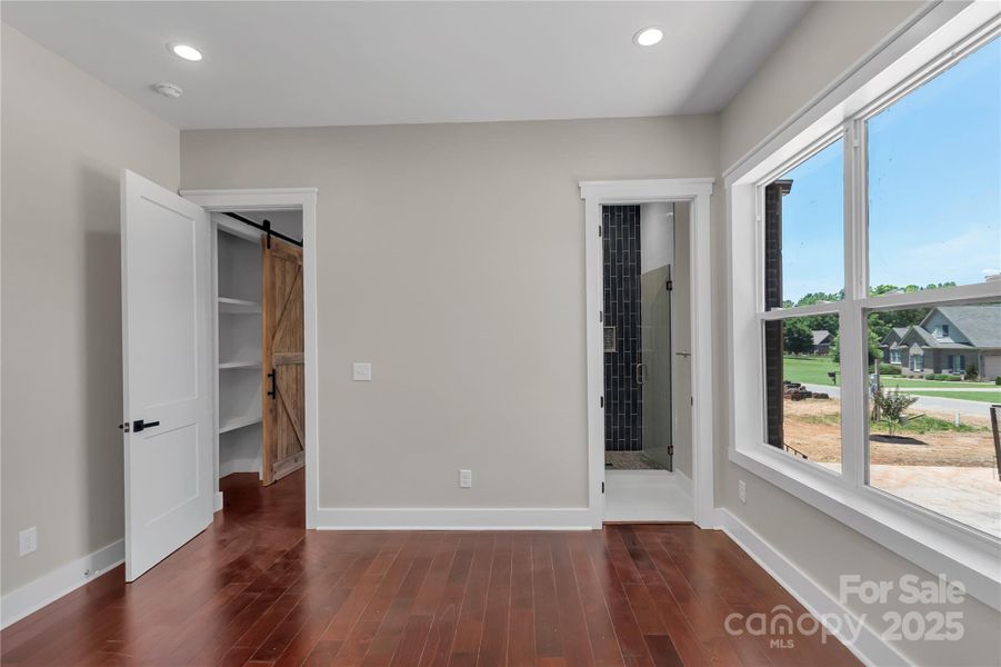 Spacious, unfurnished interior of a new home in , Kings Mountain (Image 25).