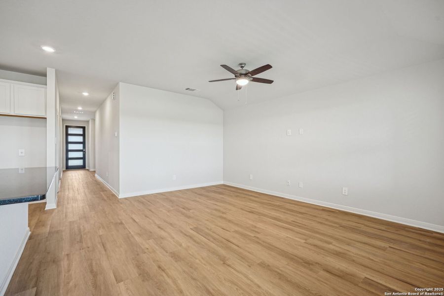 Image 38 of a home in Scenic Crest - Premier Series. Image 38 of a home in Scenic Crest - Premier Series.