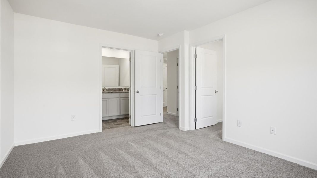 Spacious, unfurnished interior of a new home in Cherokee Crossing, Kodak (Image 16).