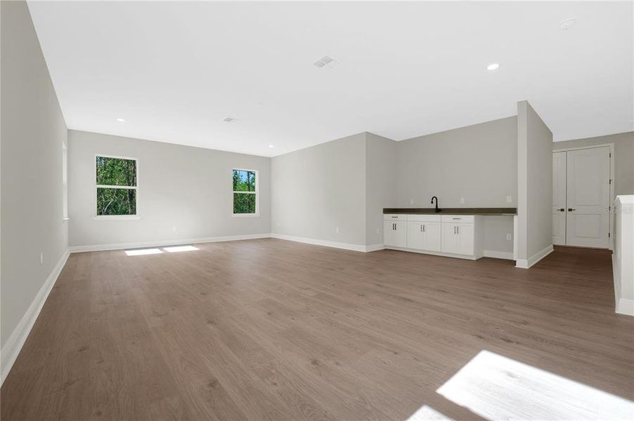 Spacious, unfurnished interior of a new home in Palms at Windermere, Windermere (Image 67). Spacious, unfurnished interior of a new home in Palms at Windermere, Windermere (Image 67).