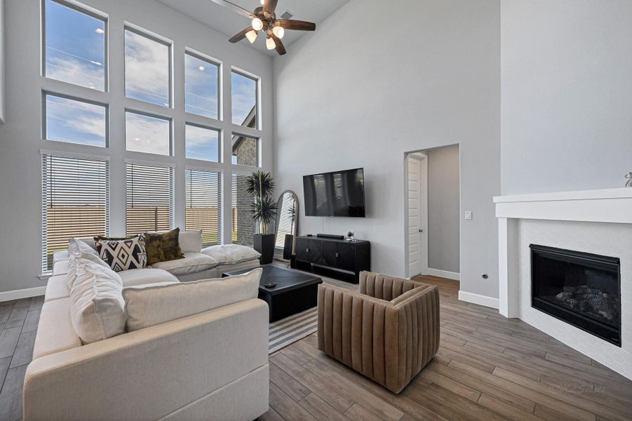 Furnished interior view inside a new home in Cross Creek West 55', Fulshear (Image 16). Furnished interior view inside a new home in Cross Creek West 55', Fulshear (Image 16).