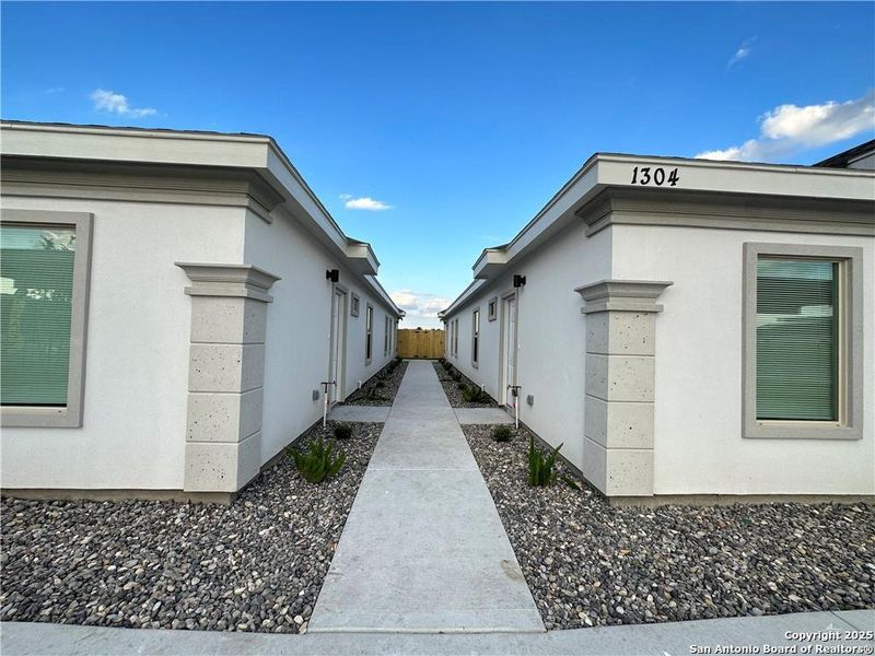 Exterior details and patio area of a home in , Edinburg (Image 3).