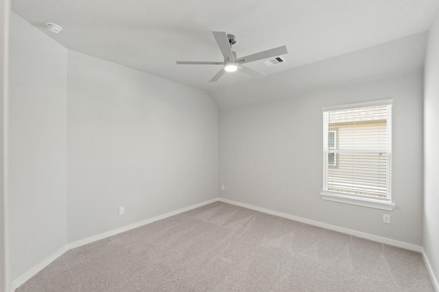 Spacious, unfurnished interior of a new home in Briarwood Crossing, Rosenberg (Image 20).