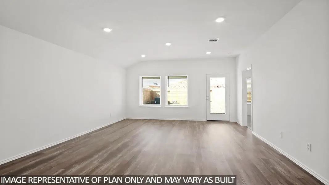 Spacious, unfurnished interior of a new home in Lake Conroe Cove, Willis (Image 7). Spacious, unfurnished interior of a new home in Lake Conroe Cove, Willis (Image 7).