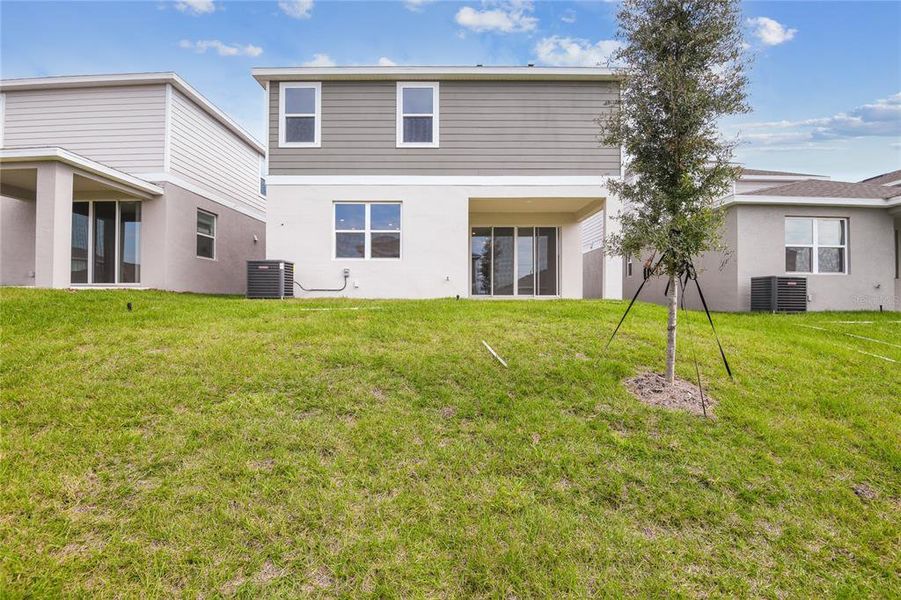 Exterior details and patio area of a home in Seasons at Scenic Terrace, Lake Hamilton (Image 15).