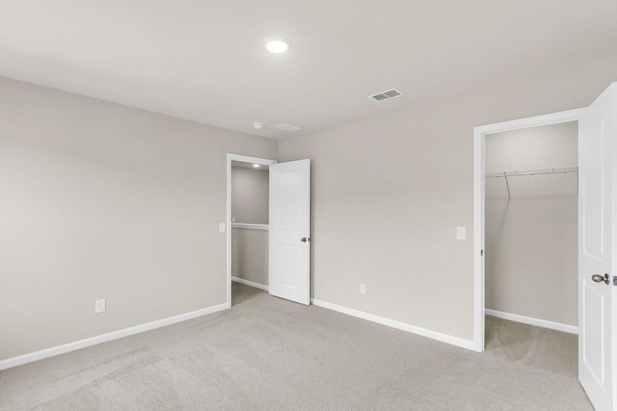 Spacious, unfurnished interior of a new home in Watson Hill, Summerville (Image 36).