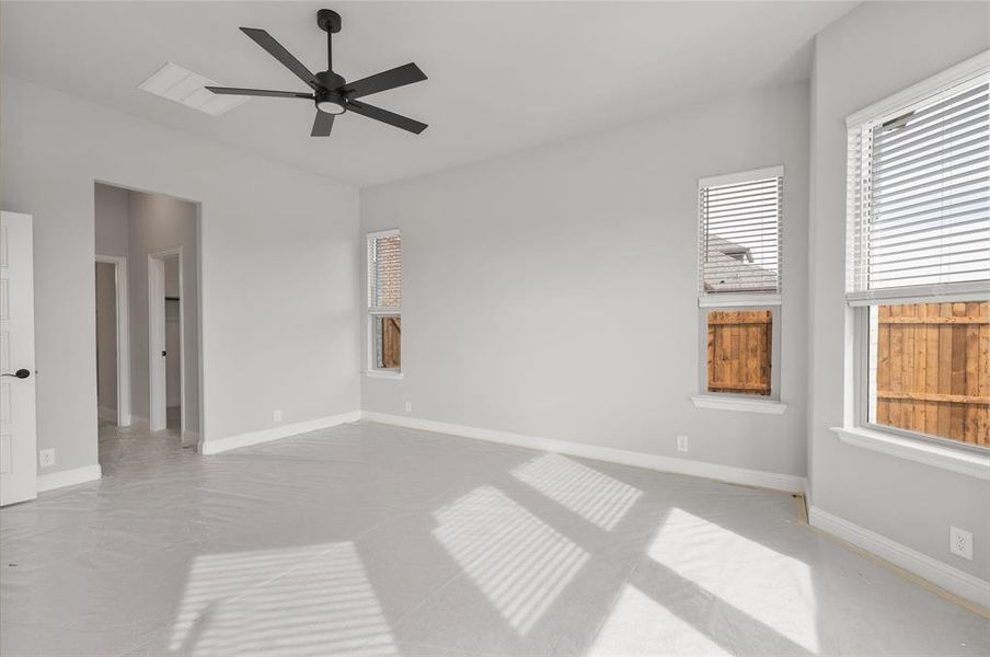 Spacious, unfurnished interior of a new home in Estates At Baker Park, Sherman (Image 25).