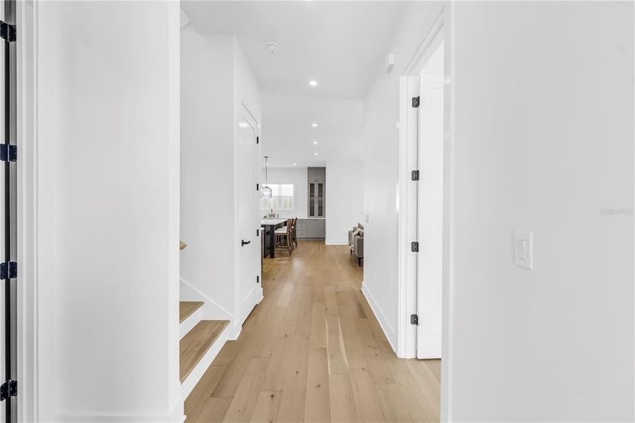 Spacious, unfurnished interior of a new home in , St. Petersburg (Image 39).