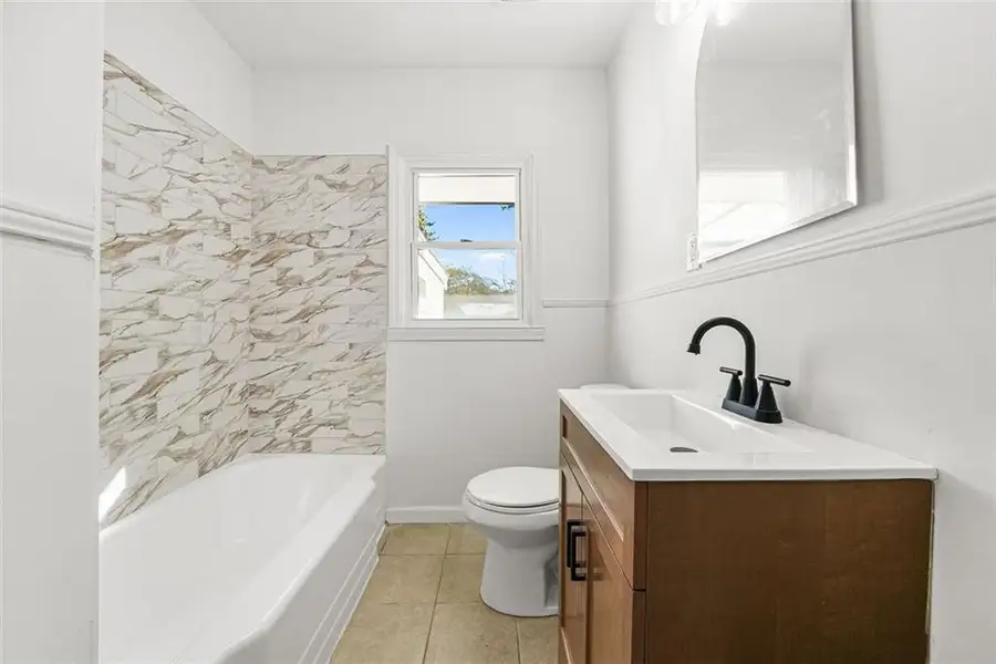 Furnished interior view inside a new home in , Atlanta (Image 6). Furnished interior view inside a new home in , Atlanta (Image 6).