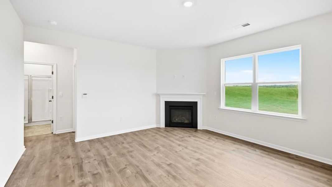 Spacious, unfurnished interior of a new home in Baxter Village, Boiling Springs (Image 20).