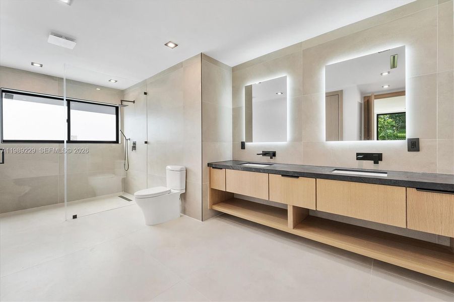 Furnished interior view inside a new home in , Hollywood (Image 43).