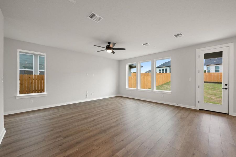 Spacious, unfurnished interior of a new home in Heritage, Dripping Springs (Image 31).