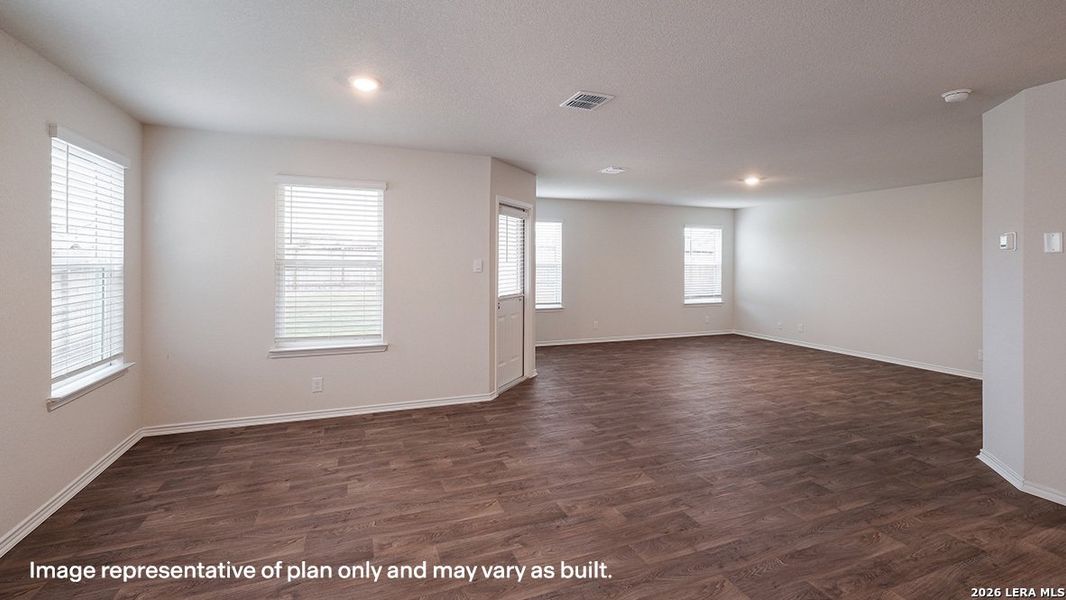 Spacious, unfurnished interior of a new home in Solana Ridge, San Antonio (Image 8).