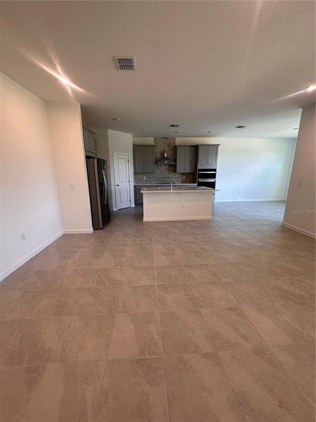 Spacious, unfurnished interior of a new home in Rainwood, Groveland (Image 6).