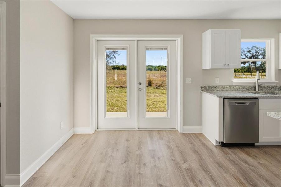 Spacious, unfurnished interior of a new home in , Avon Park (Image 12).