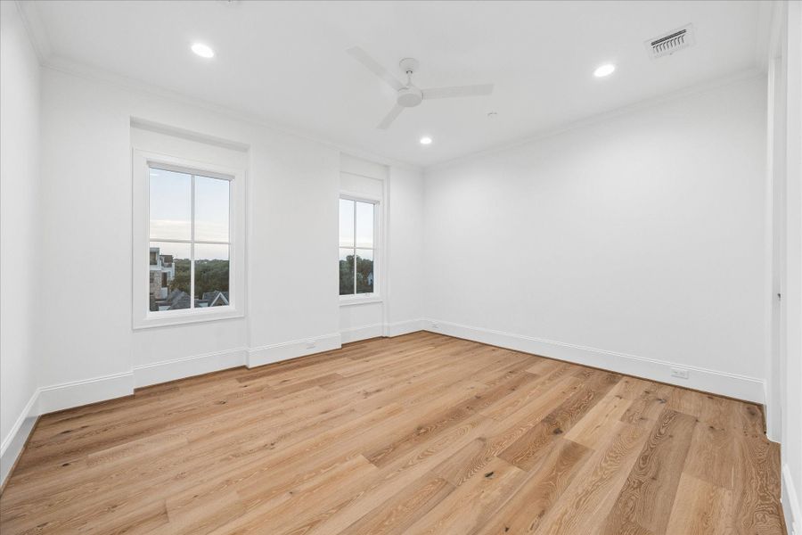 Another secondary bedroom