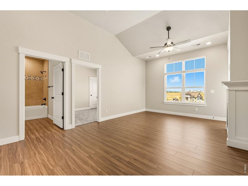 Spacious, unfurnished interior of a new home in The Lakes at Centerra, Loveland (Image 14).