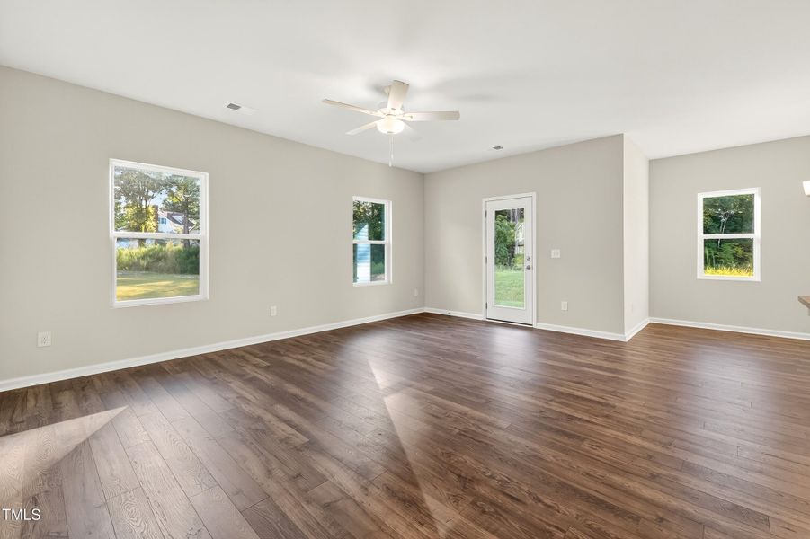 Ral_Barrington_431 (17) Ral_Barrington_431 (17)