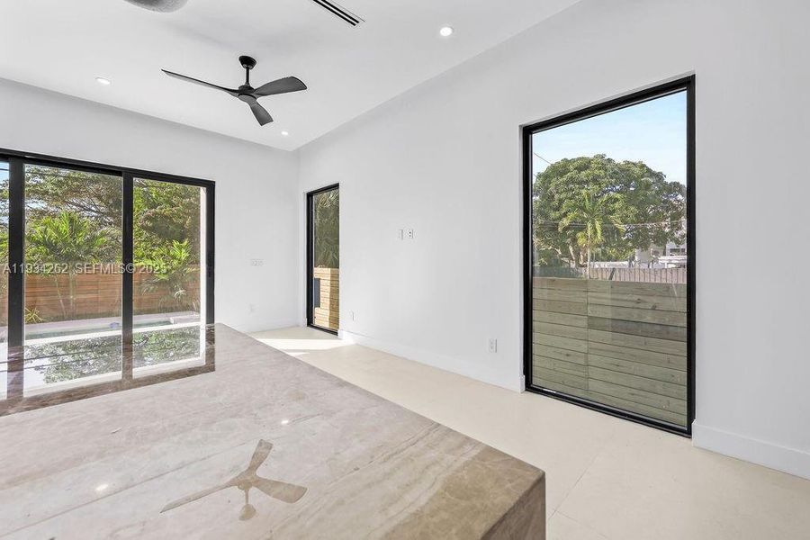 Spacious, unfurnished interior of a new home in , Fort Lauderdale (Image 29).