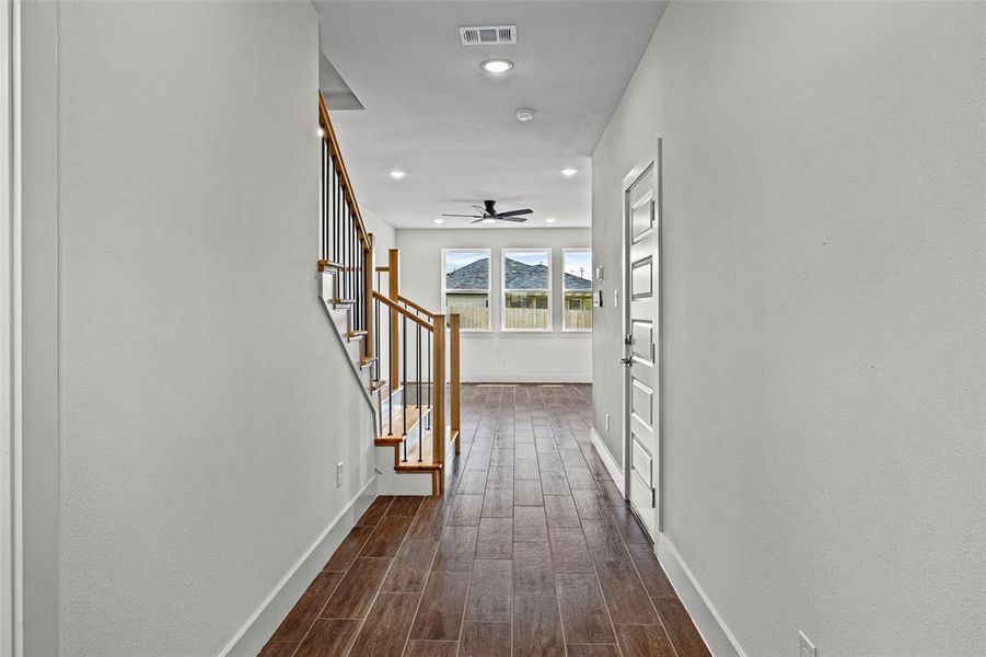Spacious, unfurnished interior of a new home in , Granbury (Image 27).