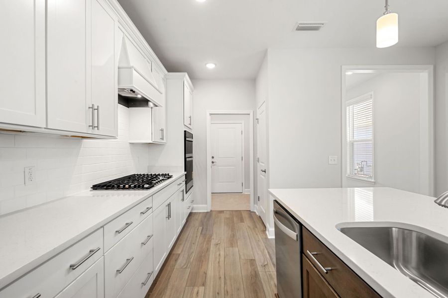 Furnished interior view inside a new home in Del Webb Savannah at Heartwood, Richmond Hill (Image 3). Furnished interior view inside a new home in Del Webb Savannah at Heartwood, Richmond Hill (Image 3).