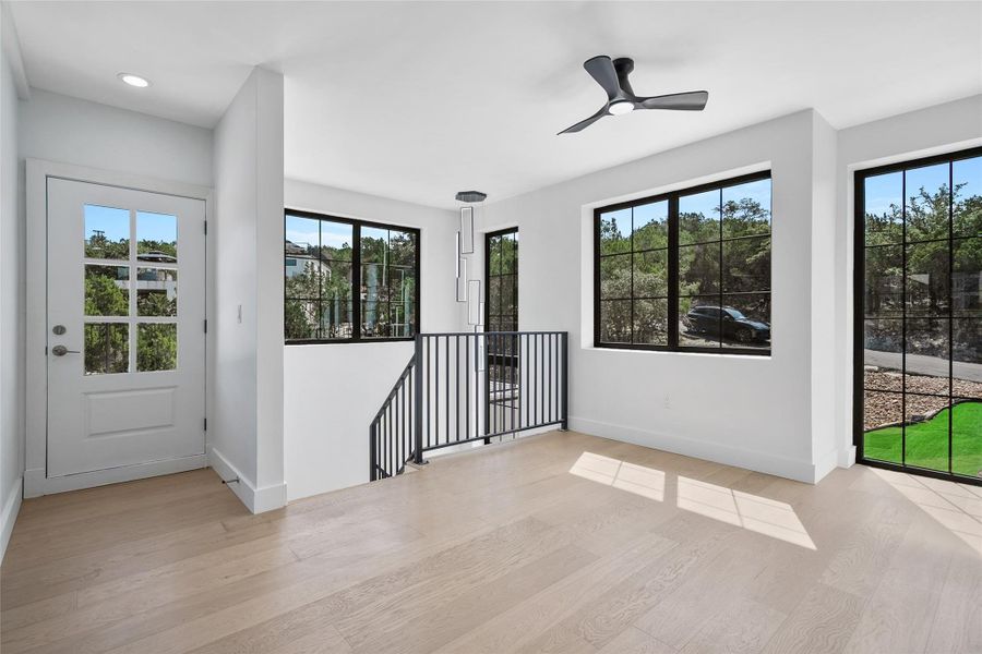 Spacious, unfurnished interior of a new home in , Lago Vista (Image 25).