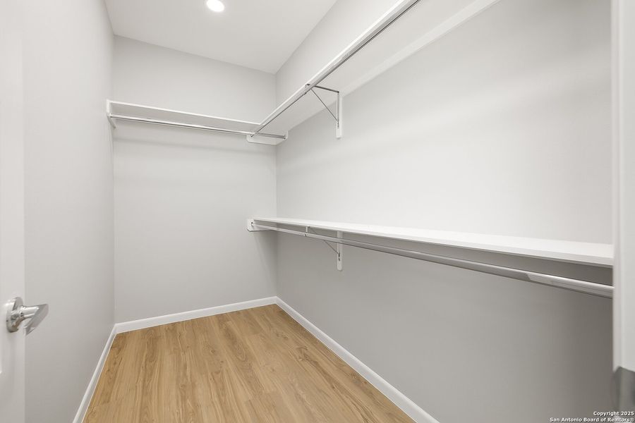 Spacious, unfurnished interior of a new home in , Weslaco (Image 14).