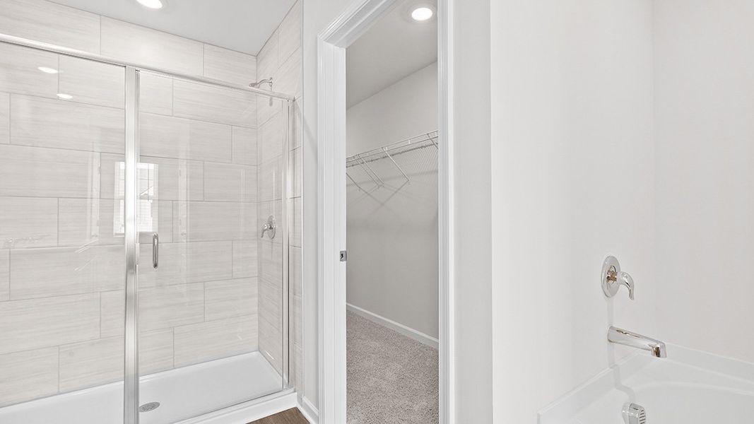 Spacious, unfurnished interior of a new home in Echo Glen, Stockbridge (Image 17).