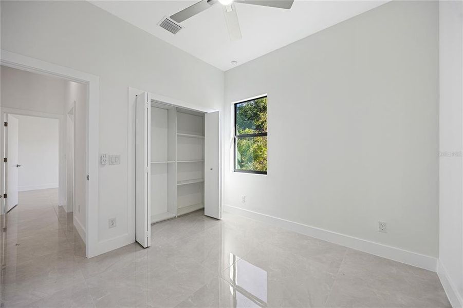 Spacious, unfurnished interior of a new home in , Rotonda West (Image 35).