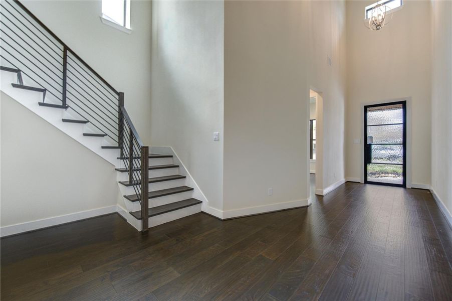 Spacious, unfurnished interior of a new home in Westview Terrace, Houston (Image 20).