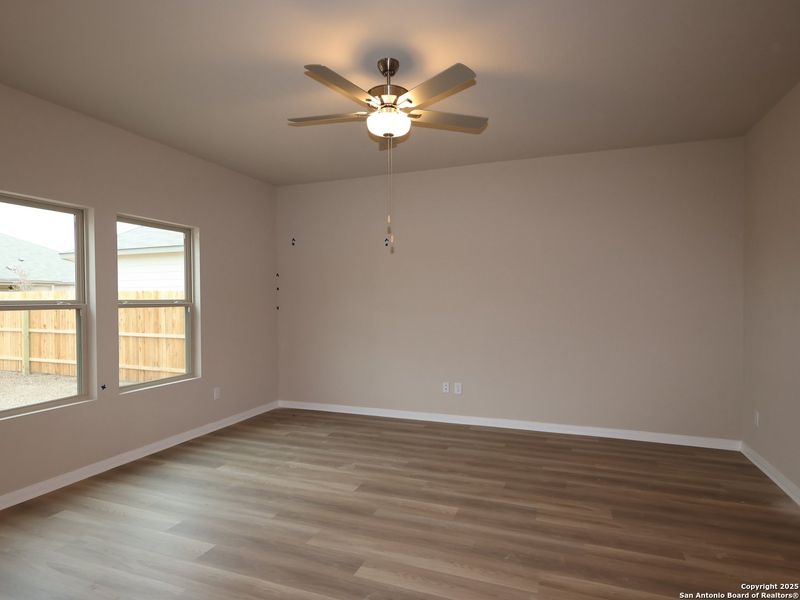 Spacious, unfurnished interior of a new home in Winding Brook, San Antonio (Image 18).