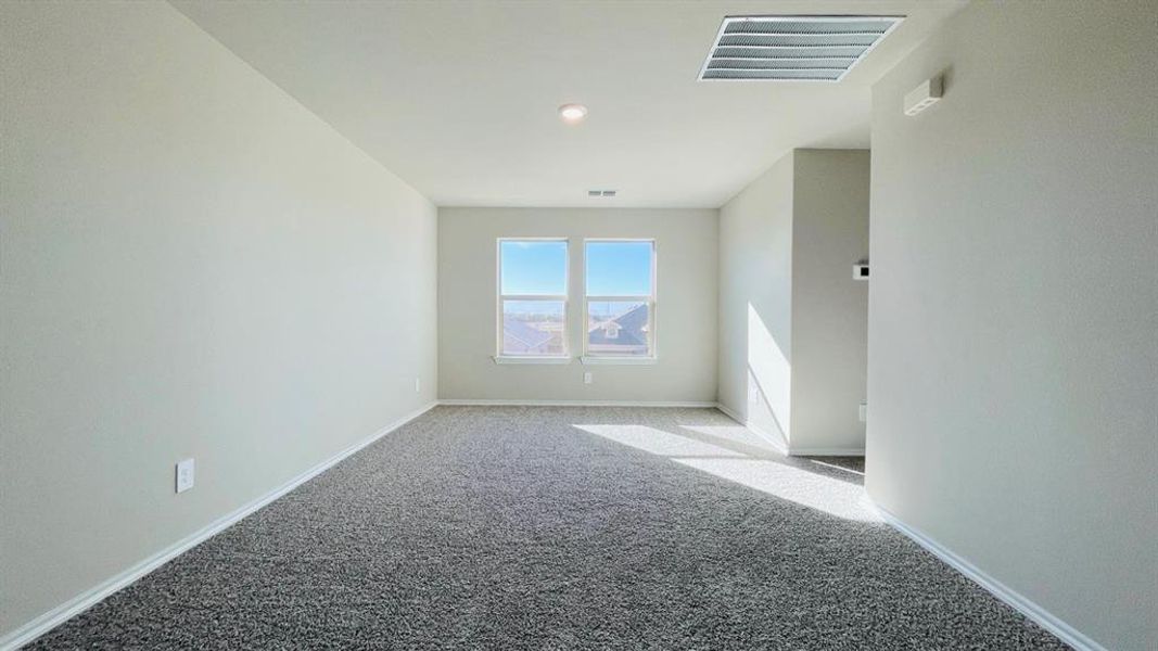 Spacious, unfurnished interior of a new home in Sunnycreek, Fort Worth (Image 19).