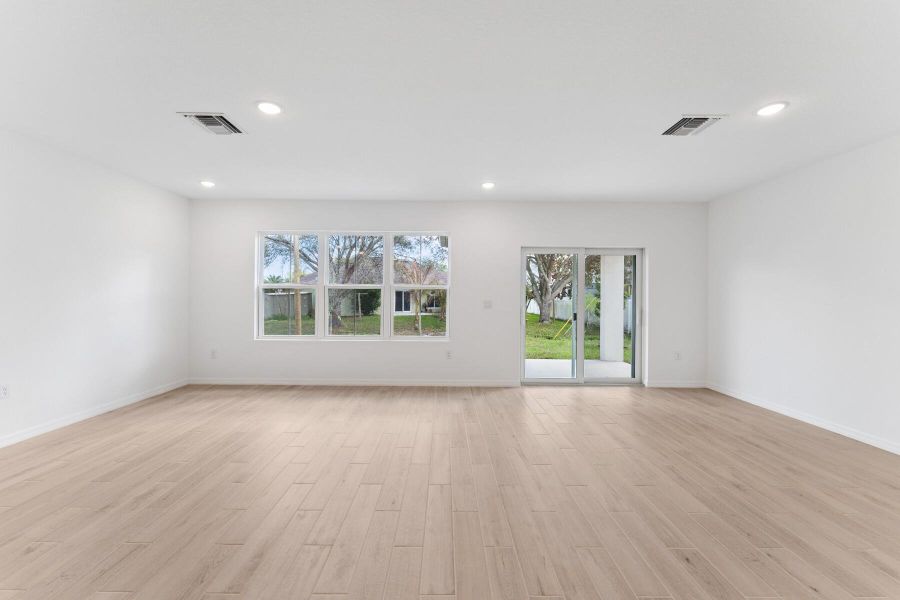 Great Room & Dining Area Great Room & Dining Area