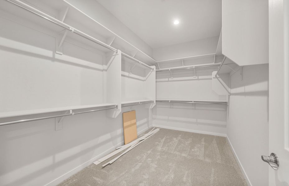 Spacious, unfurnished interior of a new home in Sun City Anthem at Merrill Ranch, Florence (Image 31).
