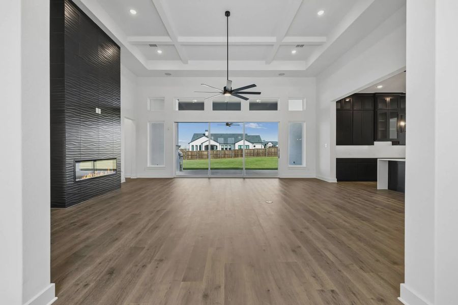 Representative unfurnished interior of a home built from the Sicily by Chesmar Homes in Lakeway Estates, Waxahachie (Image 13).
