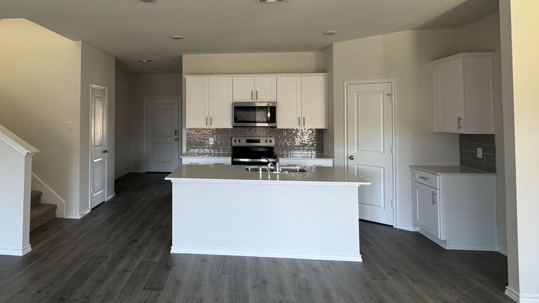 Furnished interior view inside a new home in Blaire Lake, Tyler (Image 4).