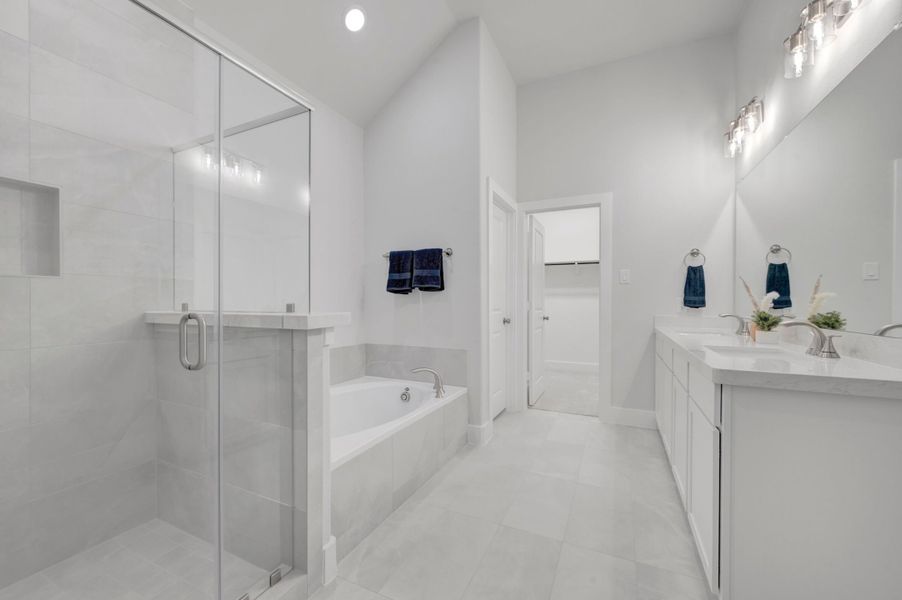 Owner's Bathroom Owner's Bathroom