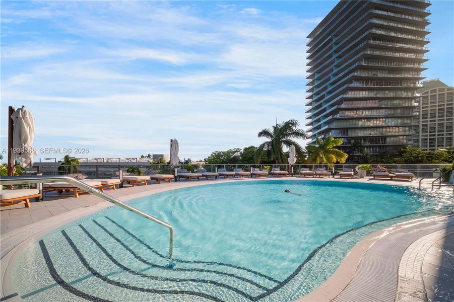 Condo located in Miami, FL showcasing its design and architecture (Image 36).