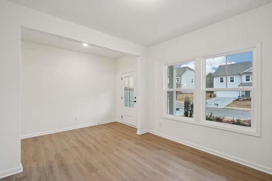 Spacious, unfurnished interior of a new home in Eastlyn Crossing, Flowery Branch (Image 20).