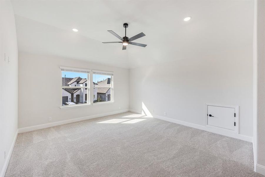 Spacious, unfurnished interior of a new home in Devonshire Classic 60-65, Forney (Image 31). Spacious, unfurnished interior of a new home in Devonshire Classic 60-65, Forney (Image 31).