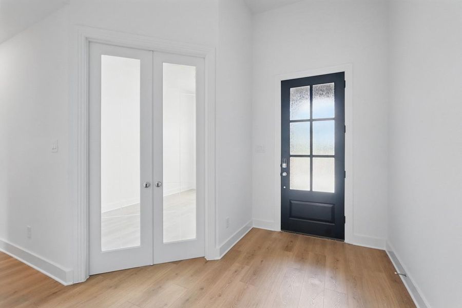 Spacious, unfurnished interior of a new home in Riceland: 65ft. lots, Mont Belvieu (Image 15).