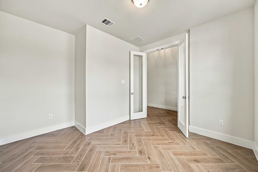 Spacious, unfurnished interior of a new home in Arabella on the Prairie, Richmond (Image 23).