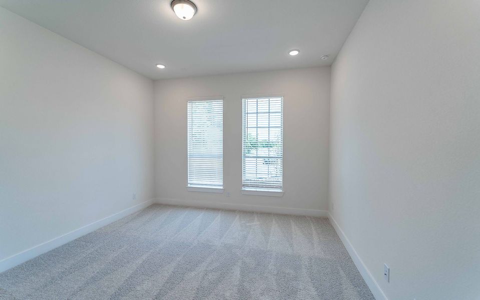 Spacious, unfurnished interior of a new home in Craig Ranch, McKinney (Image 21).