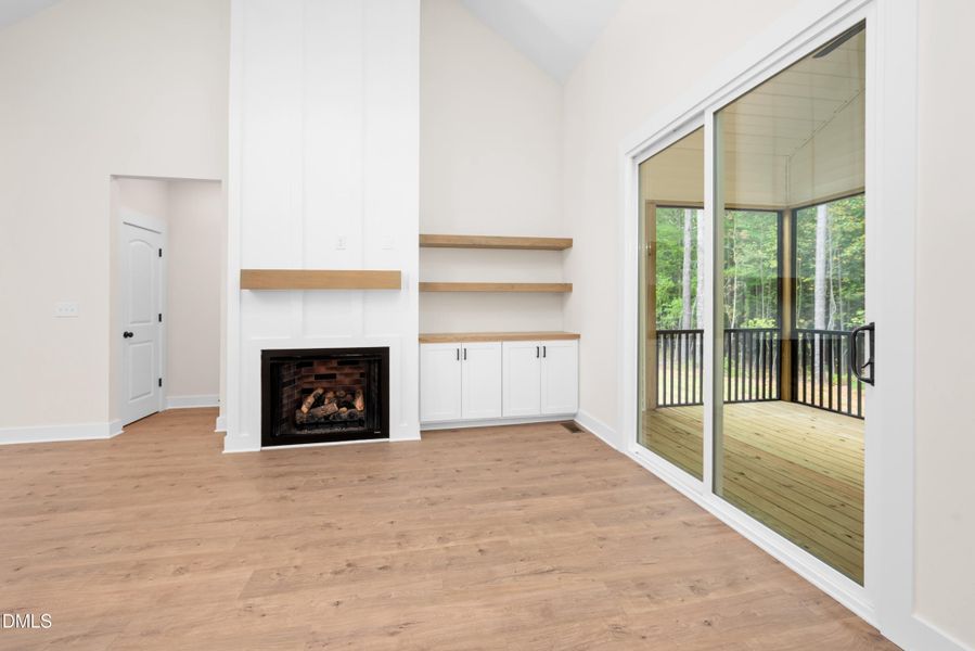 Main Living area (12)