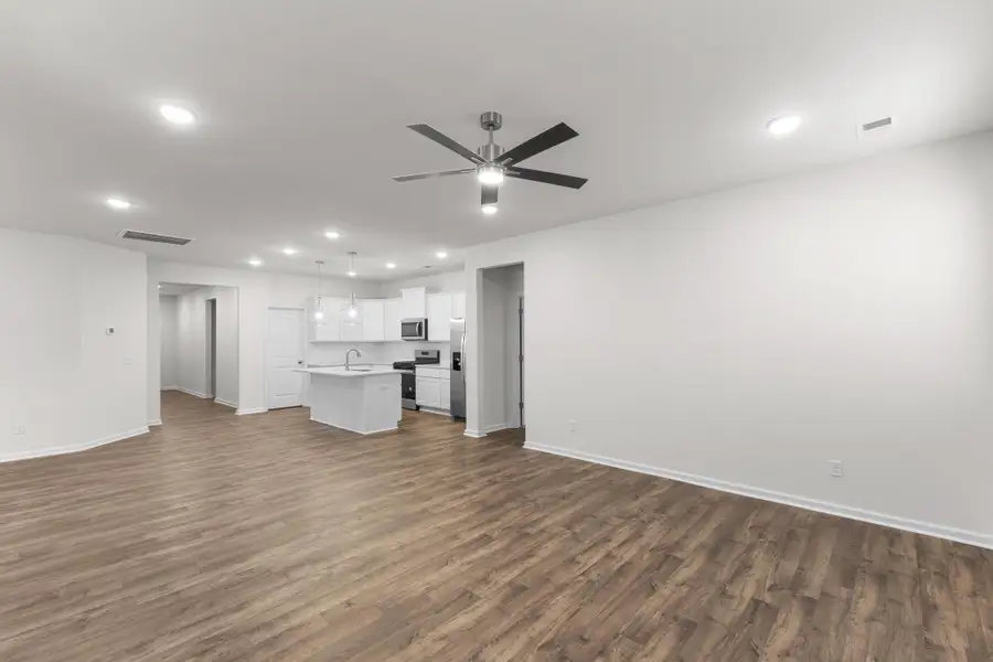 Spacious, unfurnished interior of a new home in Hitchcock Preserve 55', Aiken (Image 21).
