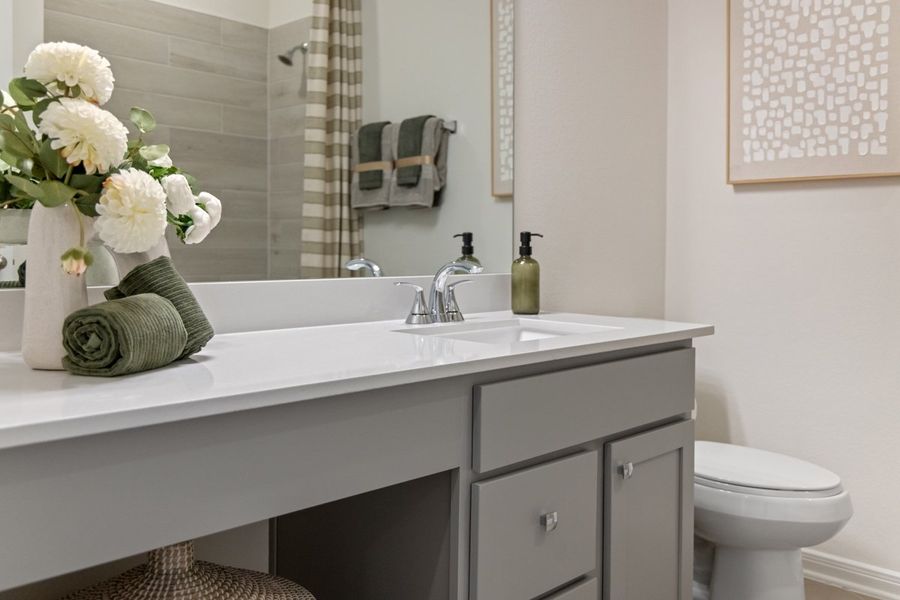 Representative interior finishes for a home built from the 1676 by KB Home in Eden Preserve, Hockley (Image 7). Representative interior finishes for a home built from the 1676 by KB Home in Eden Preserve, Hockley (Image 7).